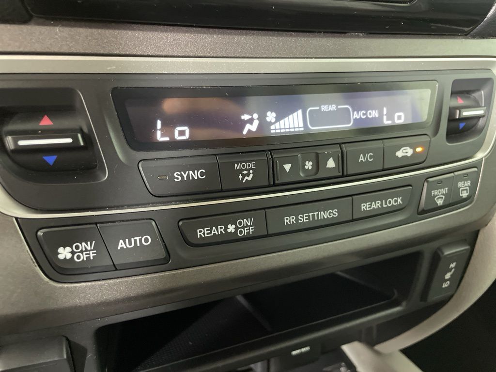 2017 Honda Pilot EX-L photo 33