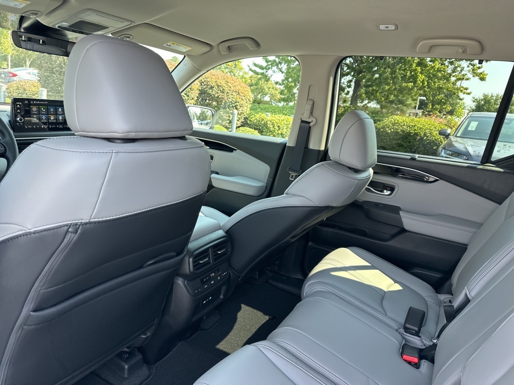 2025 Honda Pilot EX-L photo 11