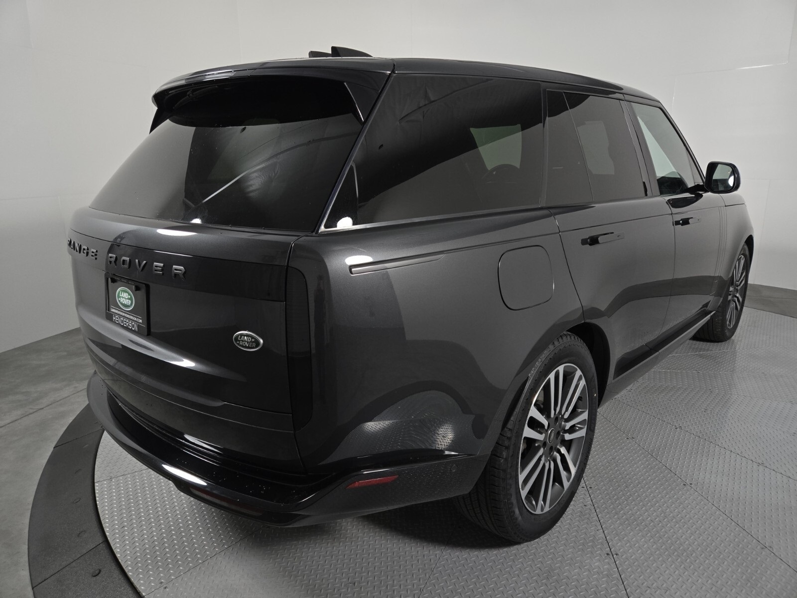 2023 Land Rover Range Rover SE photo 3