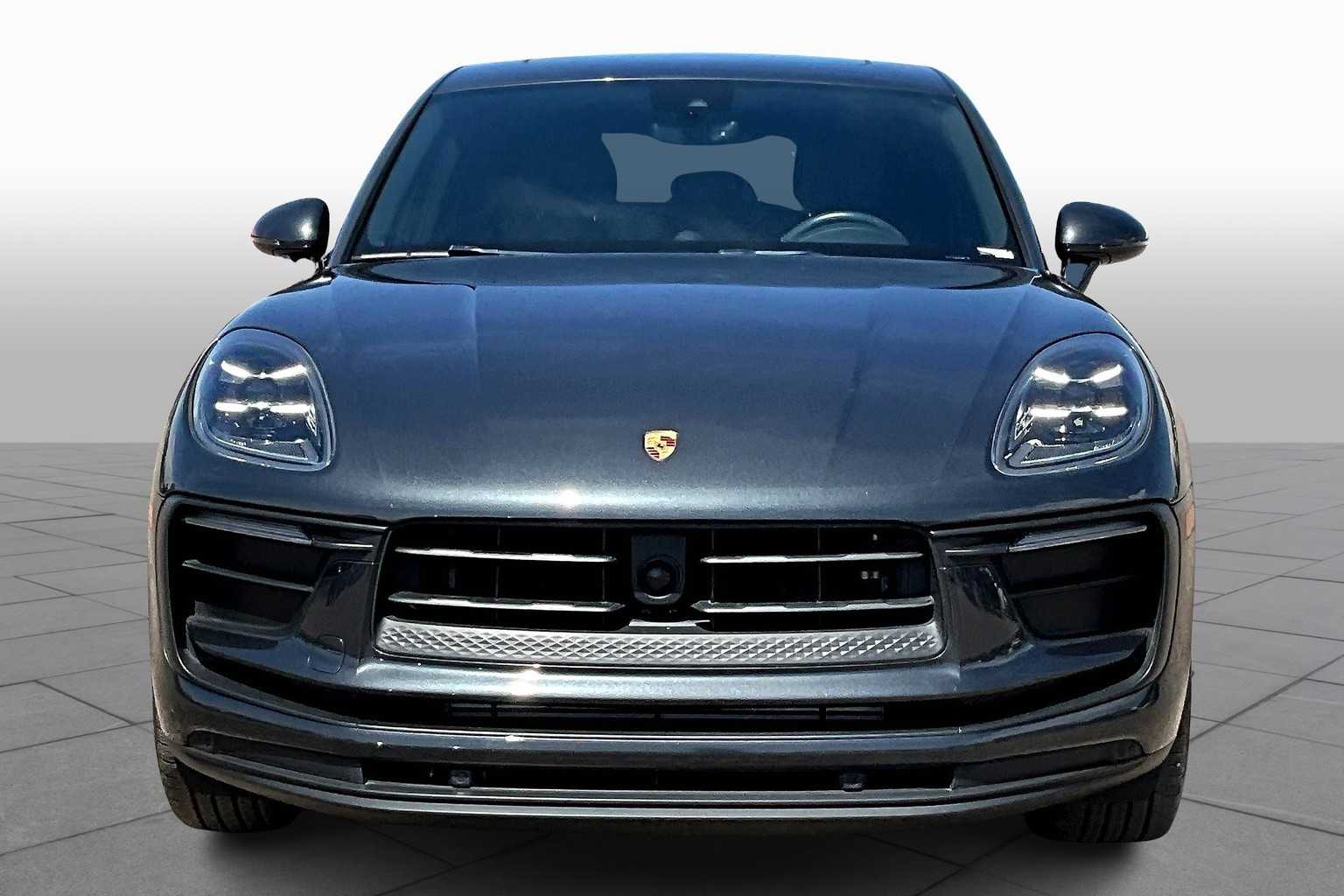 2022 Porsche Macan photo 3