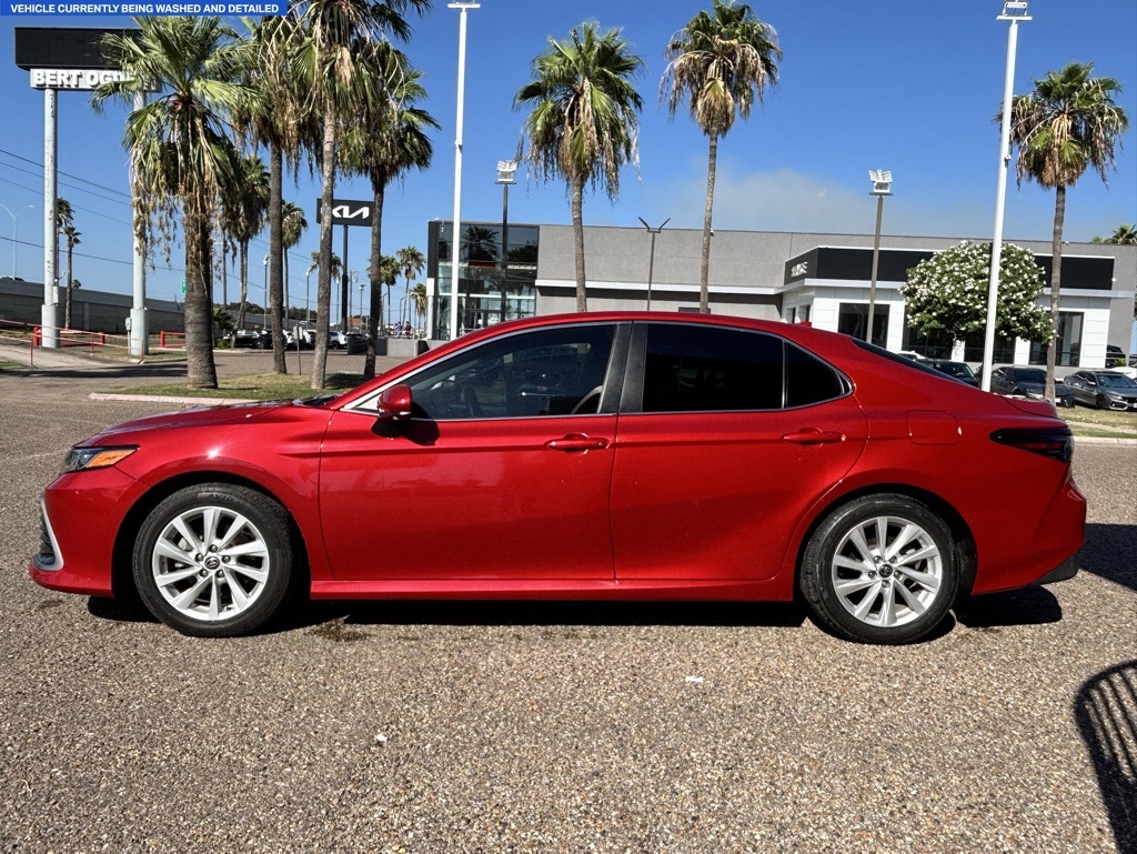 2023 Toyota Camry LE photo 4