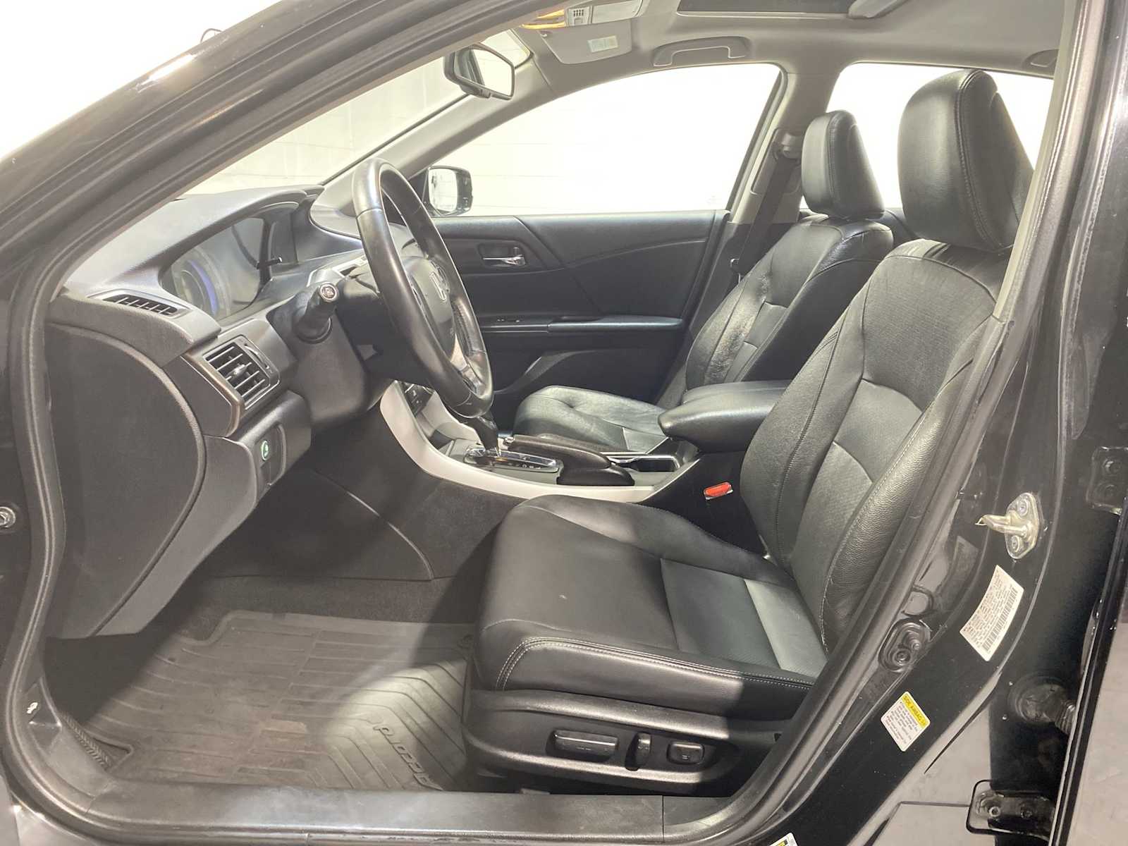 2015 Honda Accord EX-L photo 2