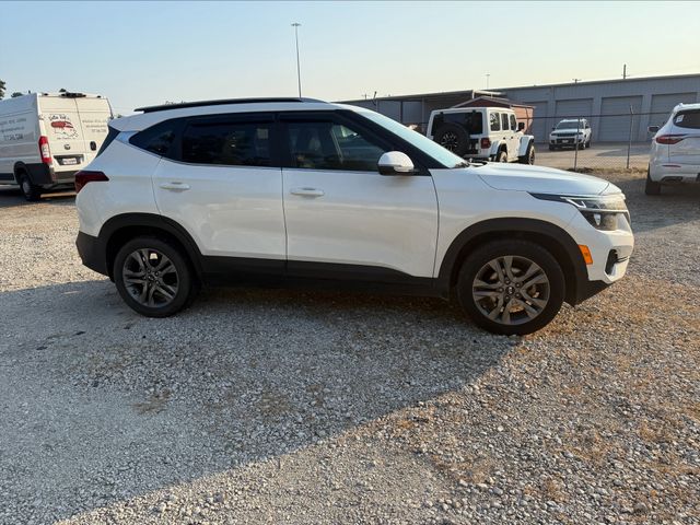 2021 Kia Seltos S photo 14