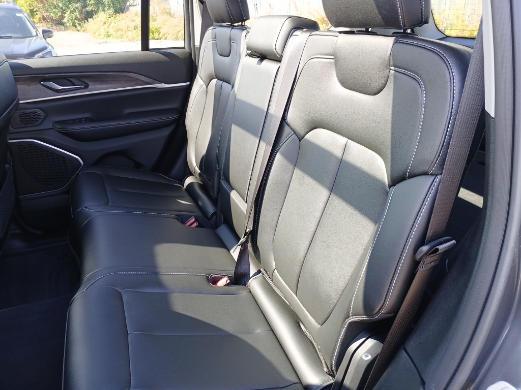 2024 Jeep Cherokee Limited 4xe photo 21