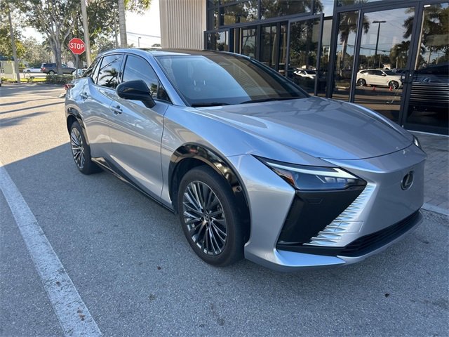 2023 Lexus RZ Luxury's photo