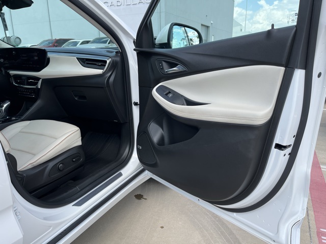 2024 Buick Encore GX Avenir photo 21