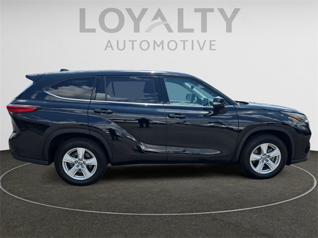2021 Toyota Highlander L photo 6