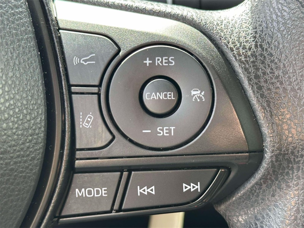 2022 Toyota Corolla LE photo 18