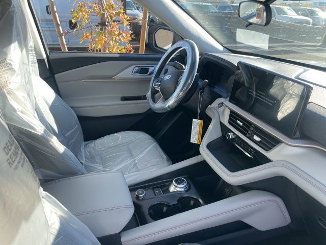 2026 Ford Explorer photo 3