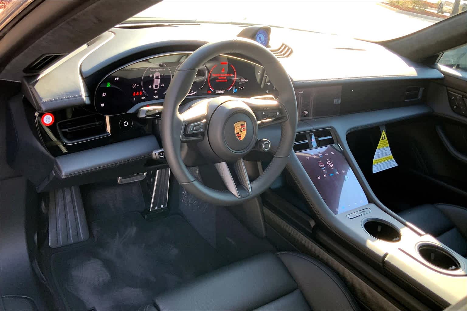 2025 Porsche Taycan GTS photo 4
