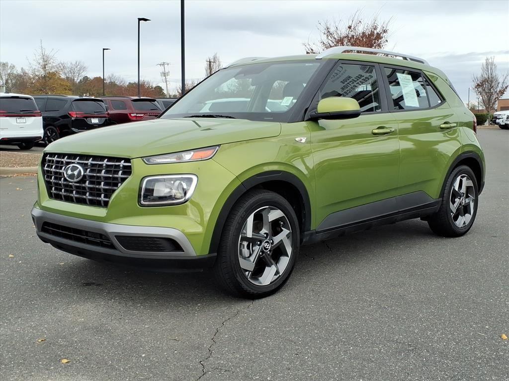 2024 Hyundai Venue SEL's photo