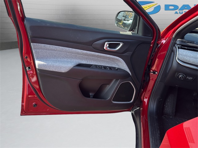 2025 Jeep Compass Latitude photo 10