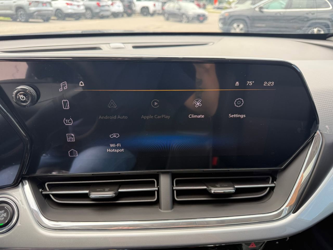 2025 Chevrolet Trax LT photo 21