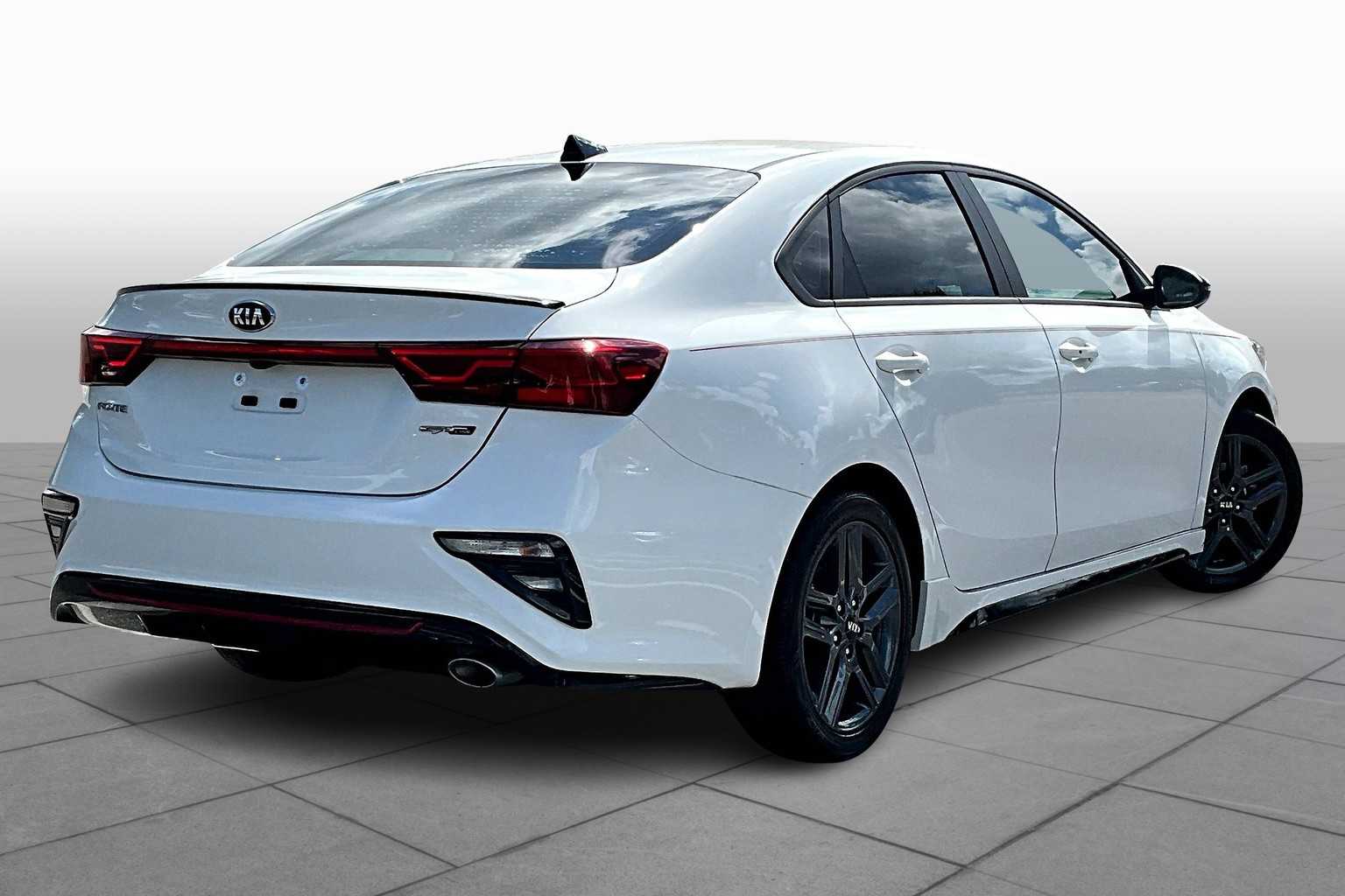 2021 Kia Forte GT-Line photo 12