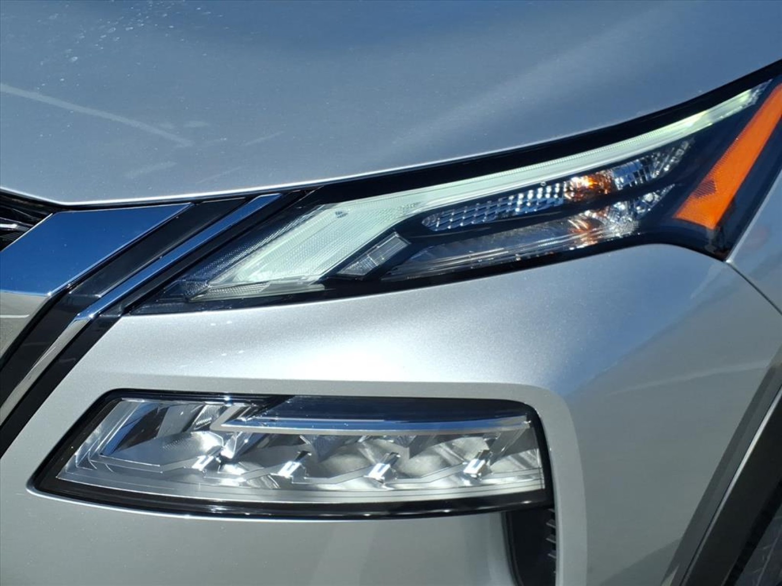 2022 Nissan Rogue SV Silver at Robbins Nissan