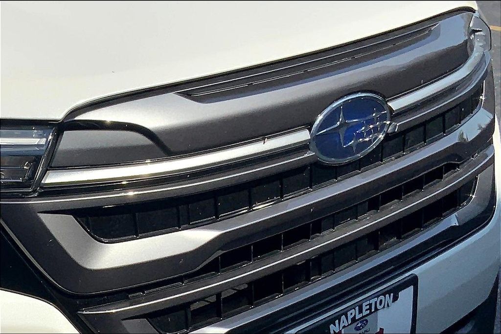 2025 Subaru Forester Premium Base photo 31