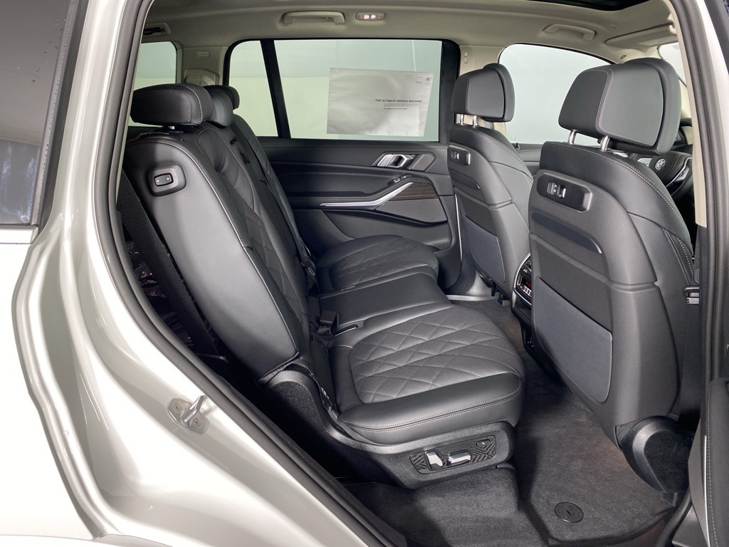 2026 Bmw X7 xDrive40i photo 3
