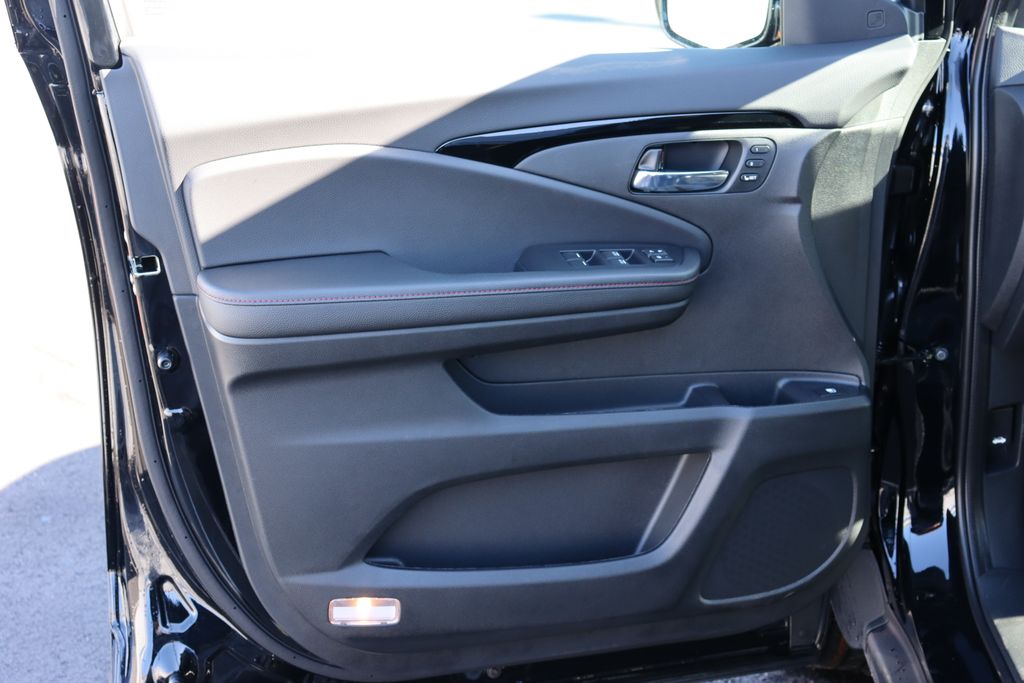 2025 Honda Ridgeline Black Edition photo 26