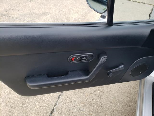 1991 Mazda MX-5 Miata Miata Base photo 12