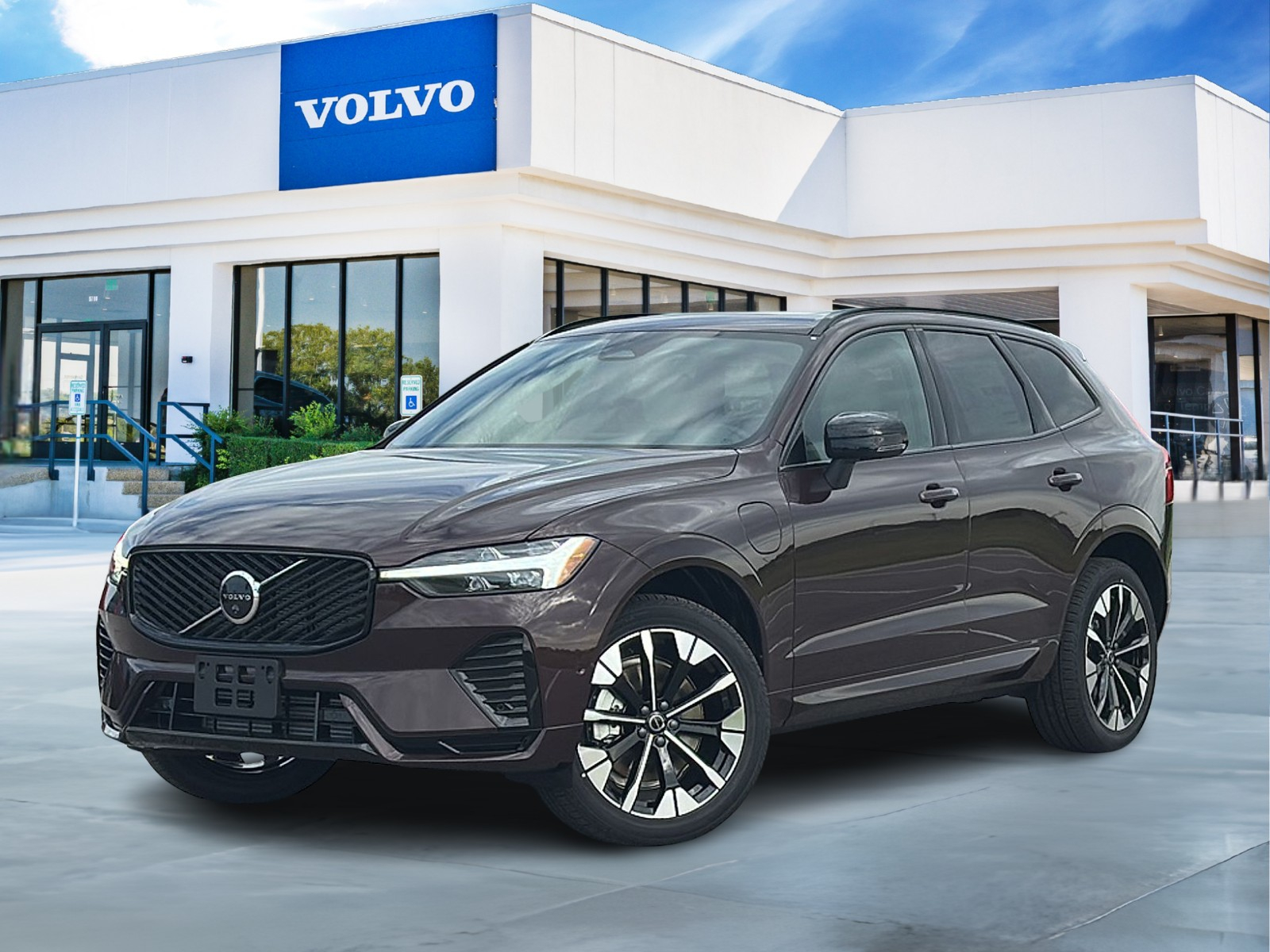 2026 Volvo XC60 Plus's photo