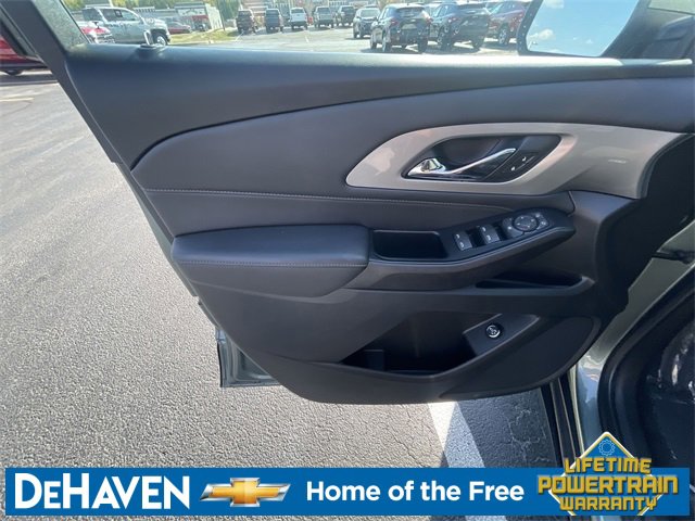 2023 Chevrolet Traverse Cloth photo 3
