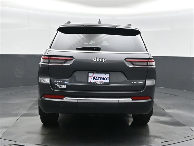 2025 Jeep Grand Cherokee Laredo photo 3