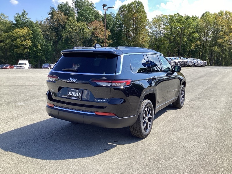 2025 Jeep Grand Cherokee Limited photo 2