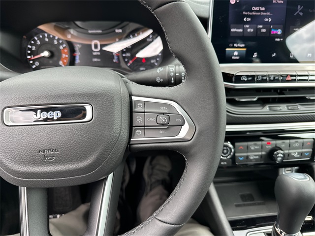 2025 Jeep Compass Latitude photo 36