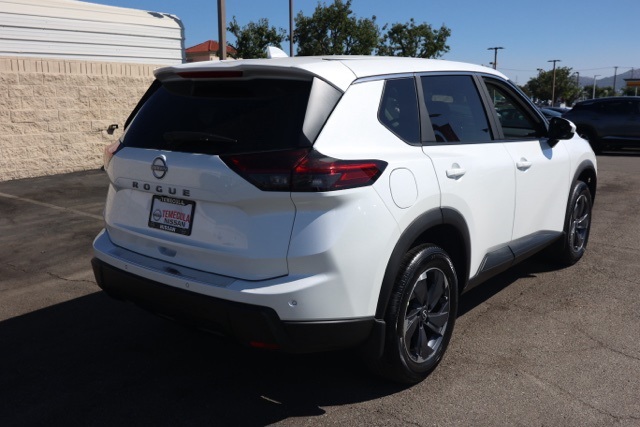 2026 Nissan Rogue SV photo 2