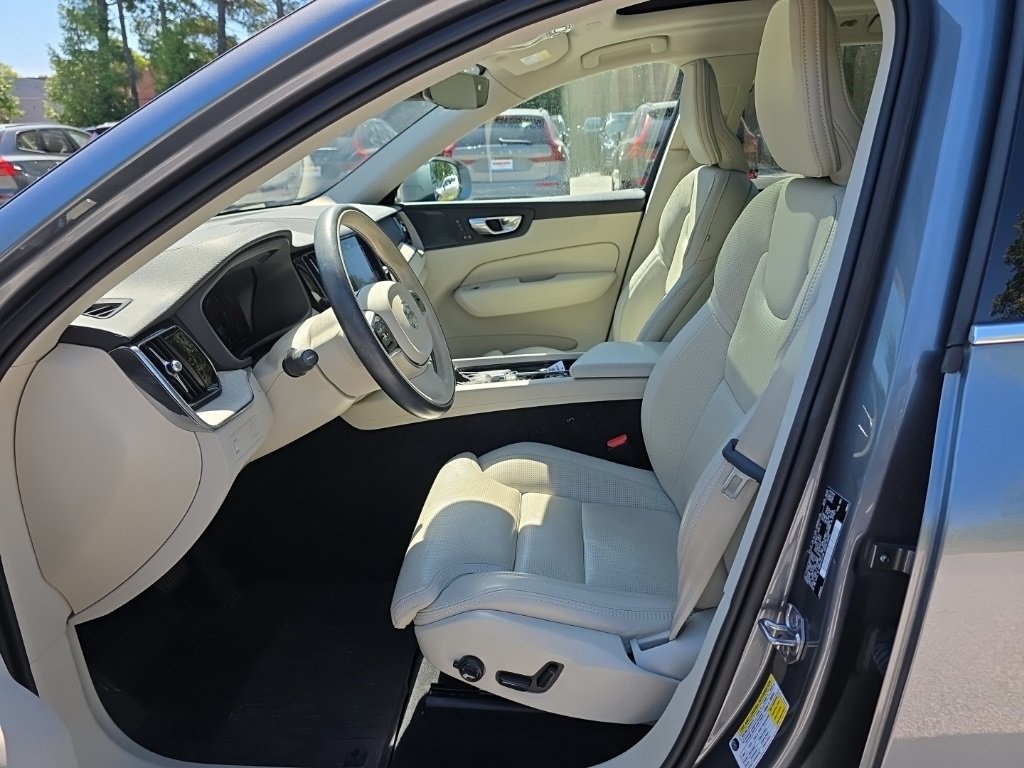 2021 Volvo XC60 T5 Inscription photo 10