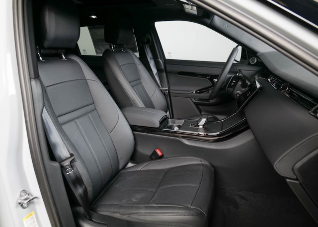 2026 Land Rover Range Rover Evoque Dynamic SE photo 2