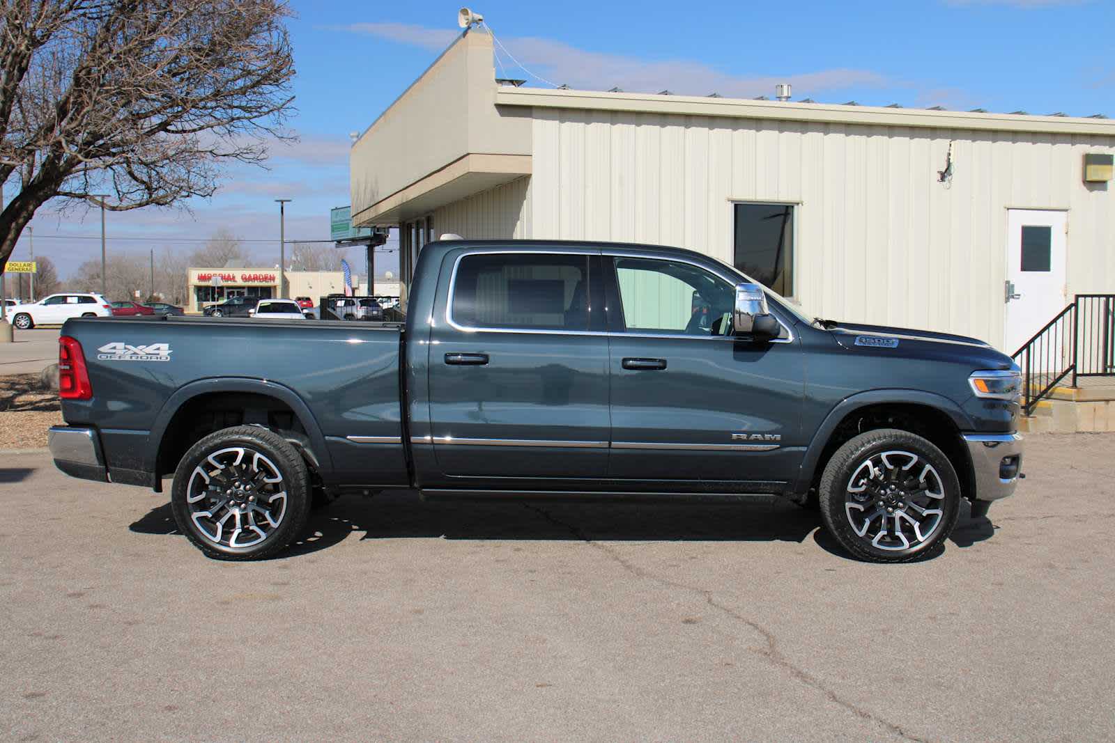 2025 Ram 1500 Limited photo 3