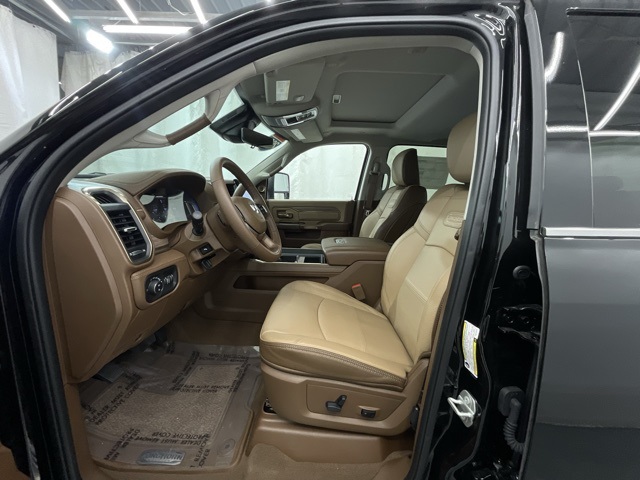 2024 Ram 2500 Longhorn photo 18