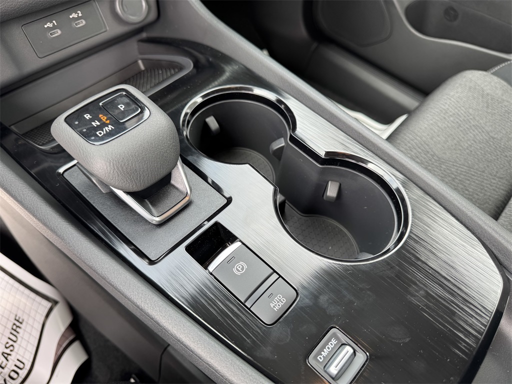 2025 Nissan Rogue SV photo 16