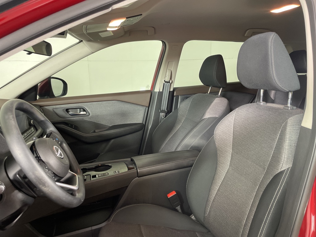 2022 Nissan Rogue SV photo 18