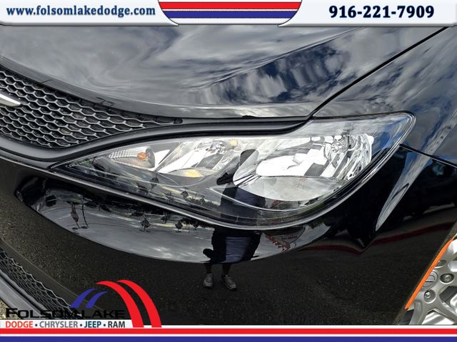 2025 Chrysler Voyager LX photo 25