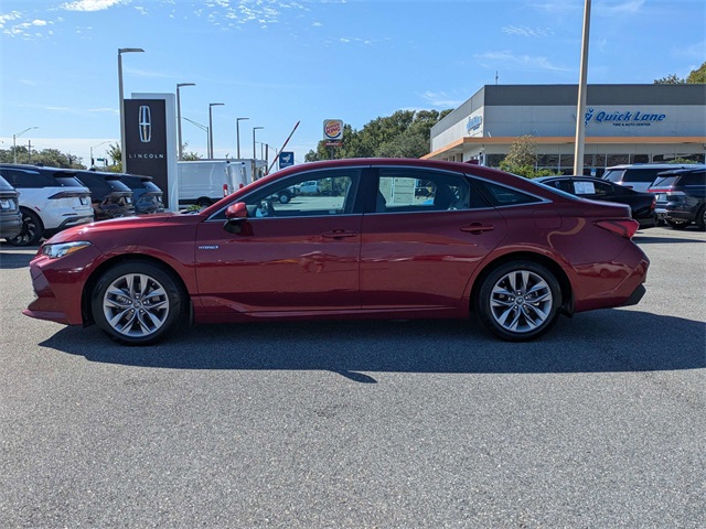 2019 Toyota Avalon Hybrid XLE Plus photo 7