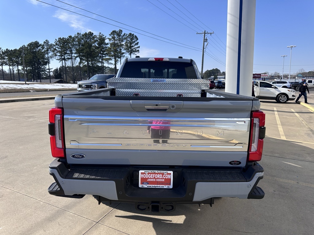 2024 Ford F-350 photo 3