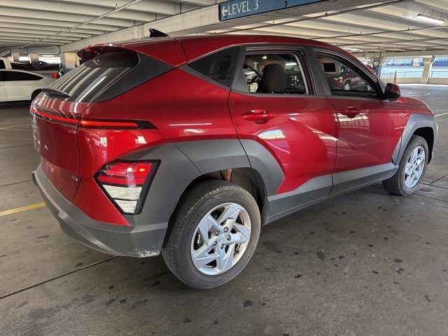 2024 Hyundai Kona SE photo 3