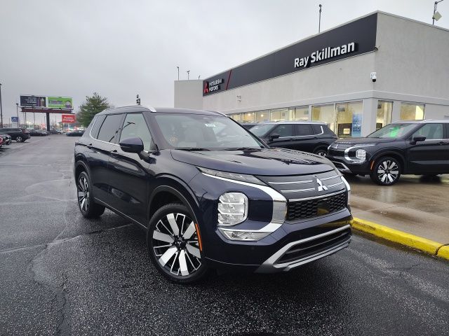 2025 Mitsubishi Outlander SEL's photo