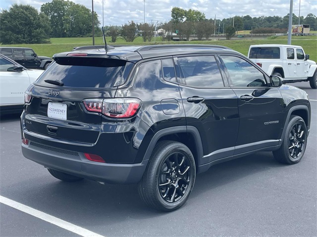 2025 Jeep Compass Latitude photo 2