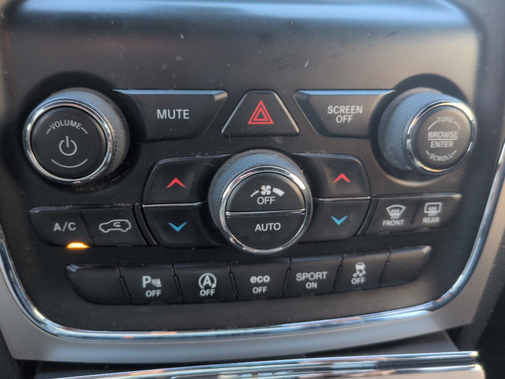 2019 Jeep Grand Cherokee Laredo photo 11
