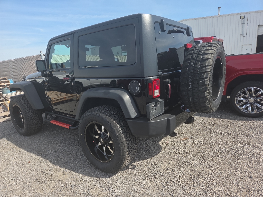 2017 Jeep Wrangler Willys Wheeler photo 3