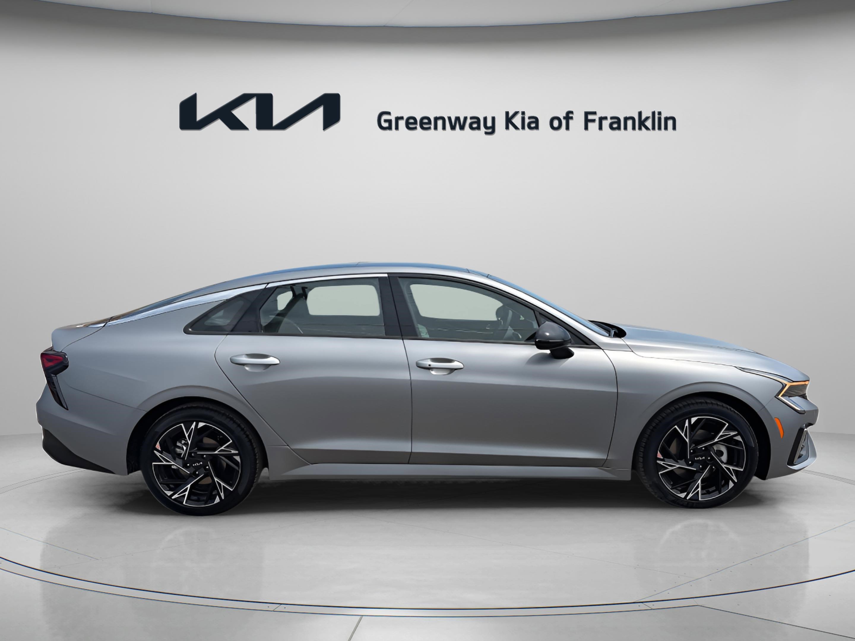2025 Kia K5 GT-Line photo 8