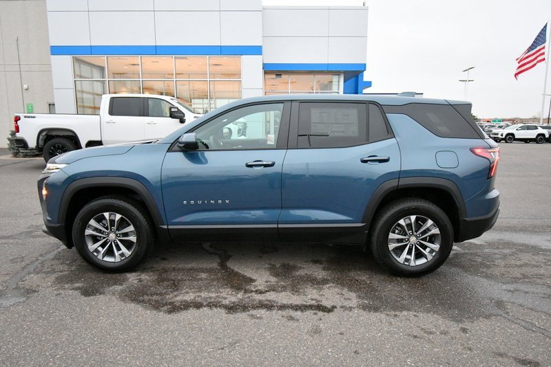 2026 Chevrolet Equinox LT photo 4