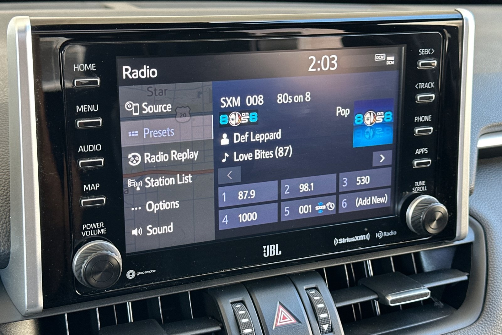 2019 Toyota RAV4 Hybrid XSE photo 17
