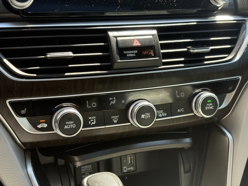 2018 Honda Accord EX-L photo 11