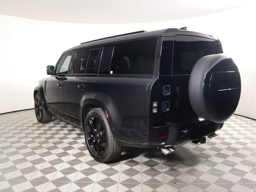 2025 Land Rover Defender 130 V8 photo 5