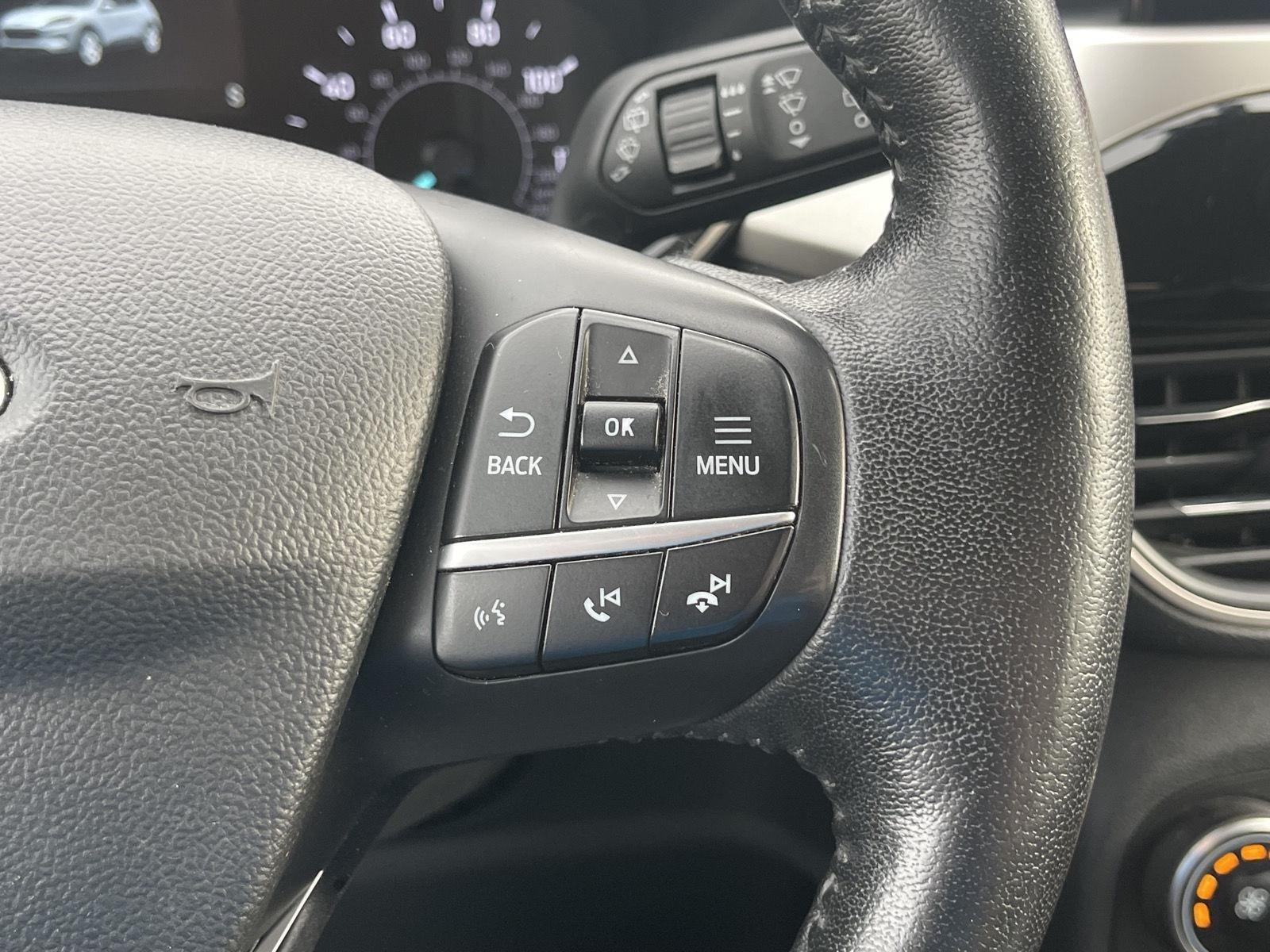 2020 Ford Escape SEL photo 27