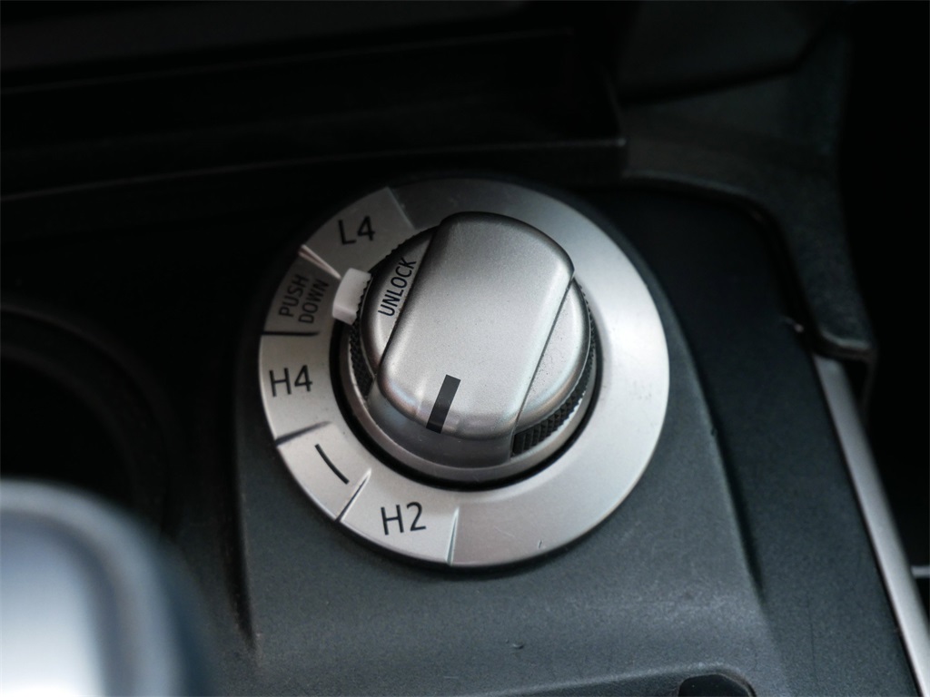 2020 Toyota 4Runner SR5 photo 19